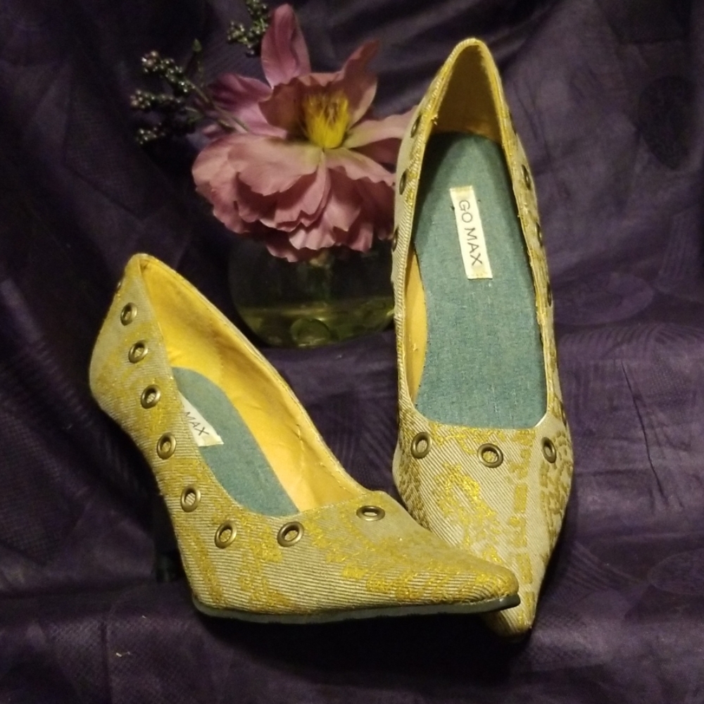 Shoes: Pumps with Fancy Heels
